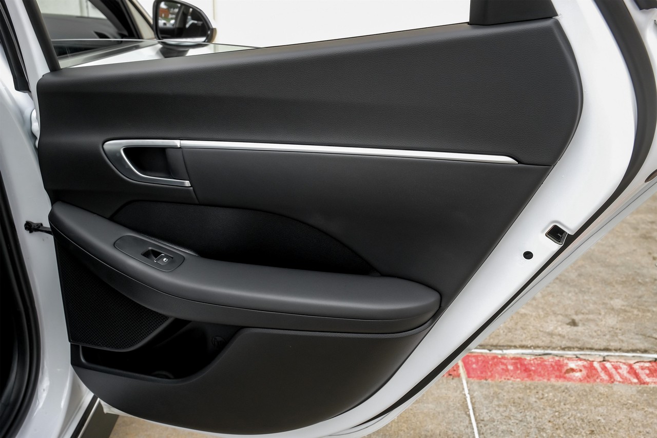 Hyundai Sonata Vehicle Main Gallery Image 48