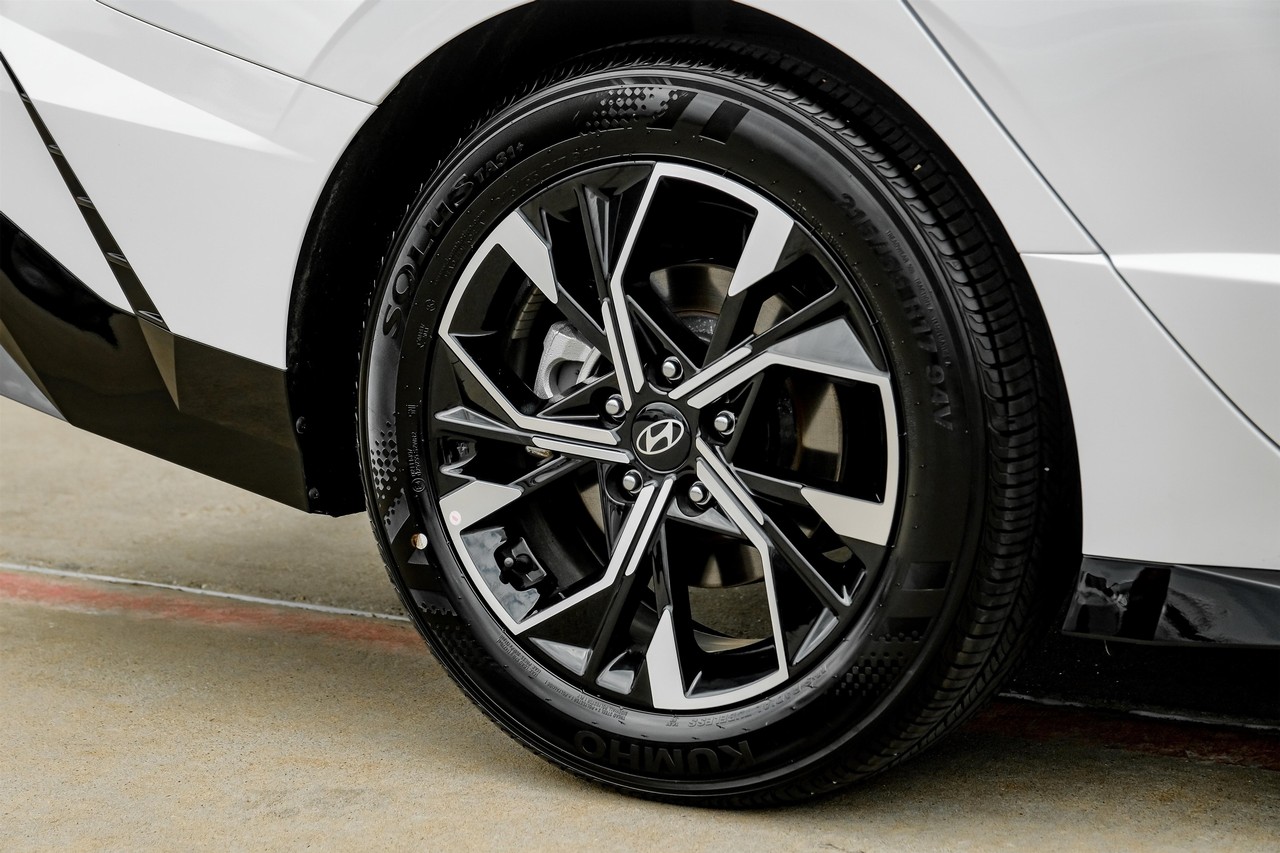 Hyundai Sonata Vehicle Main Gallery Image 53