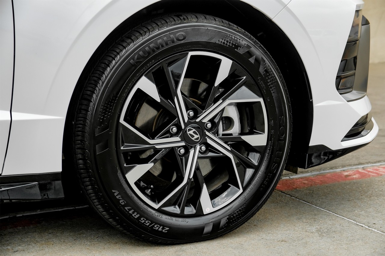 Hyundai Sonata Vehicle Main Gallery Image 54