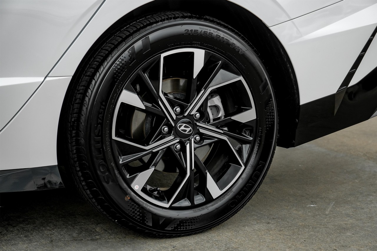 Hyundai Sonata Vehicle Main Gallery Image 56