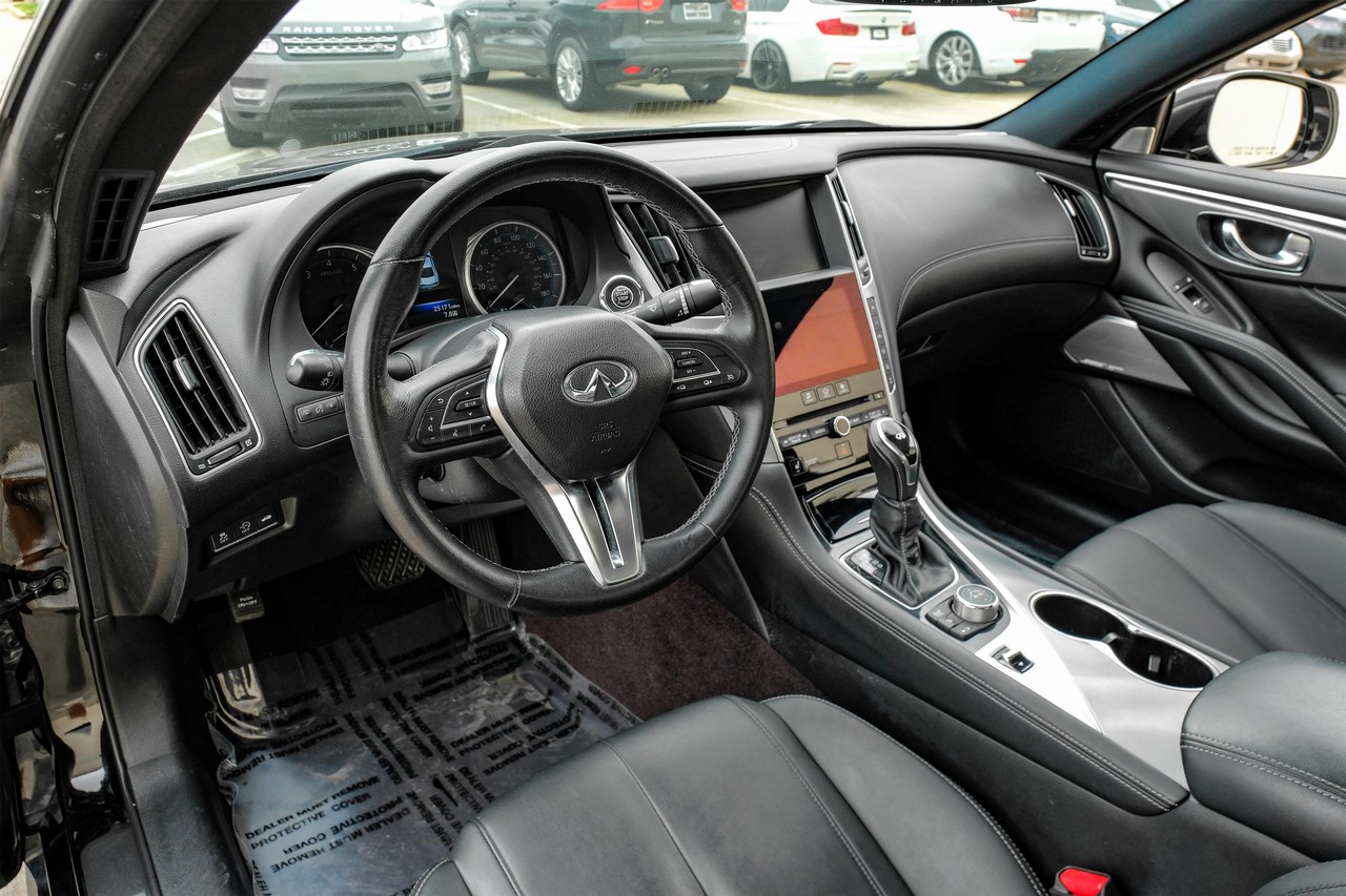INFINITI Q60 Vehicle Main Gallery Image 03