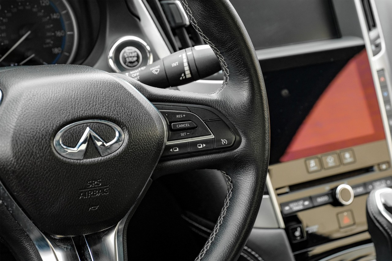 INFINITI Q60 Vehicle Main Gallery Image 17