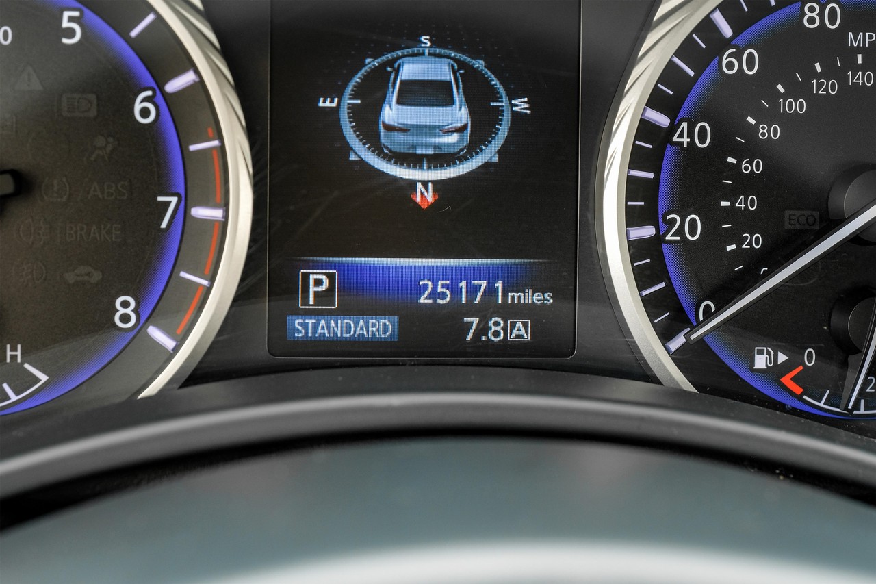 INFINITI Q60 Vehicle Main Gallery Image 19