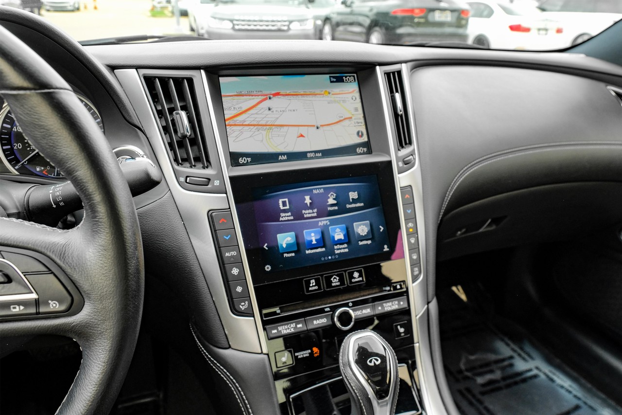 INFINITI Q60 Vehicle Main Gallery Image 24
