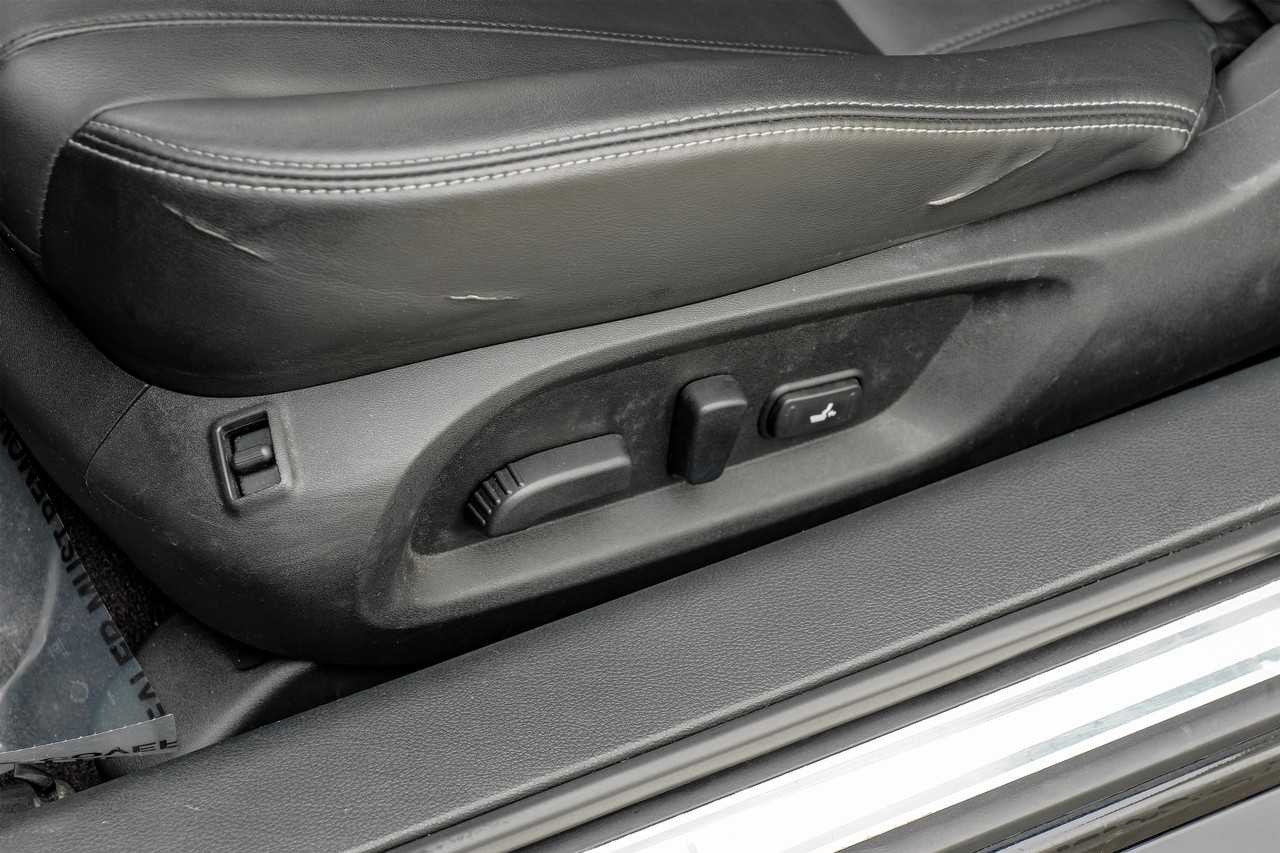 INFINITI Q60 Vehicle Main Gallery Image 28