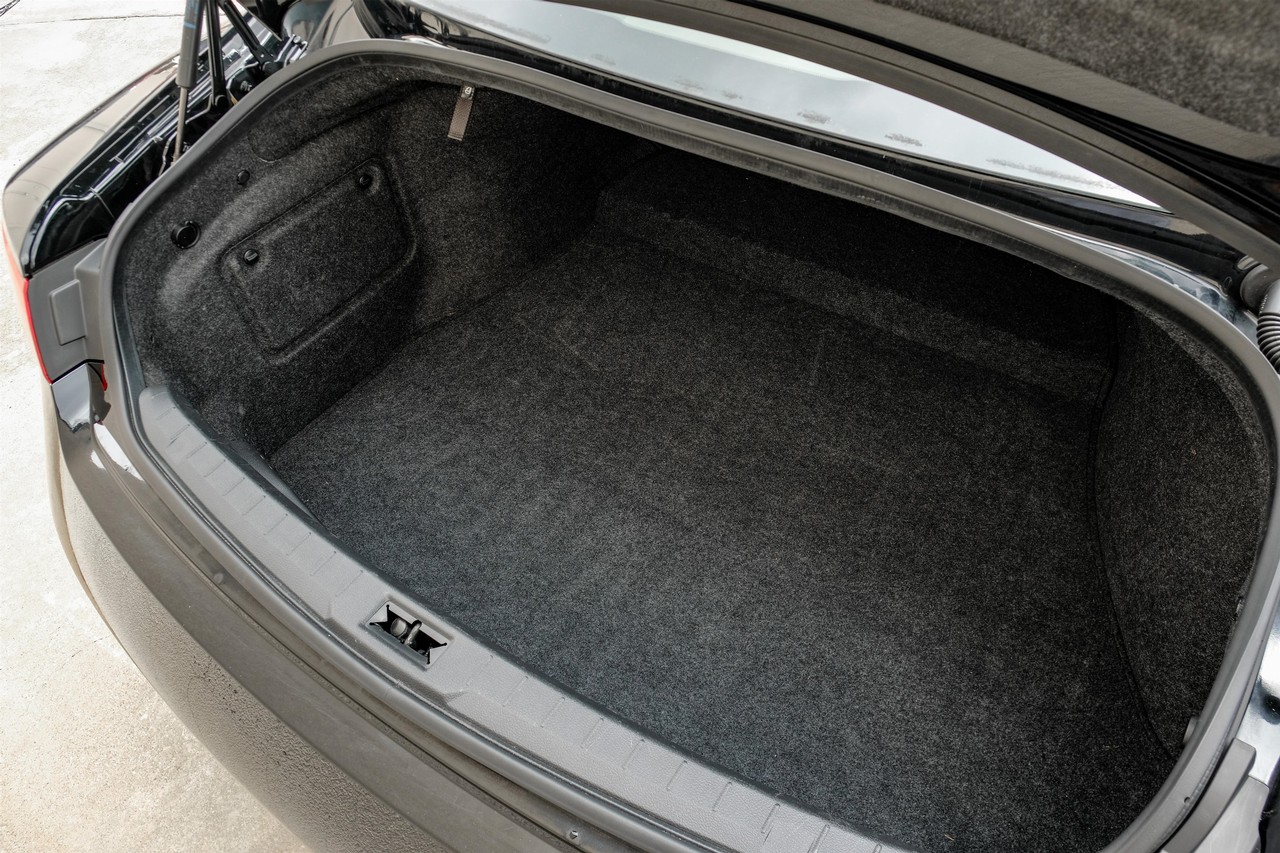 INFINITI Q60 Vehicle Main Gallery Image 39