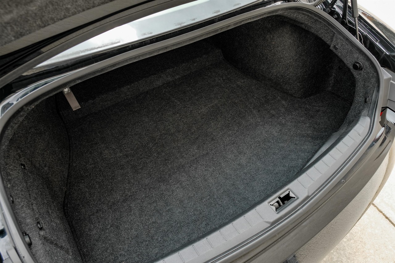 INFINITI Q60 Vehicle Main Gallery Image 40