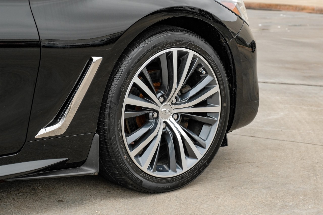 INFINITI Q60 Vehicle Main Gallery Image 42