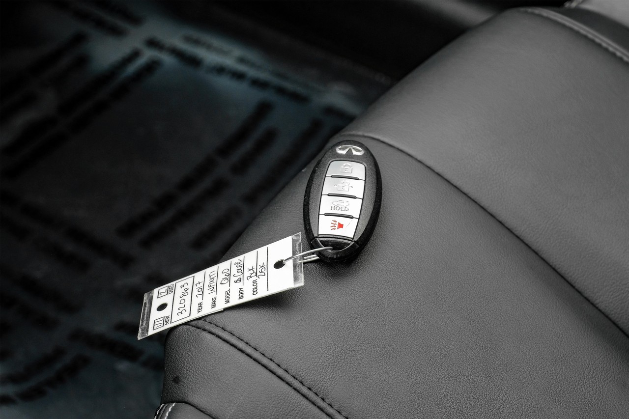 INFINITI Q60 Vehicle Main Gallery Image 45