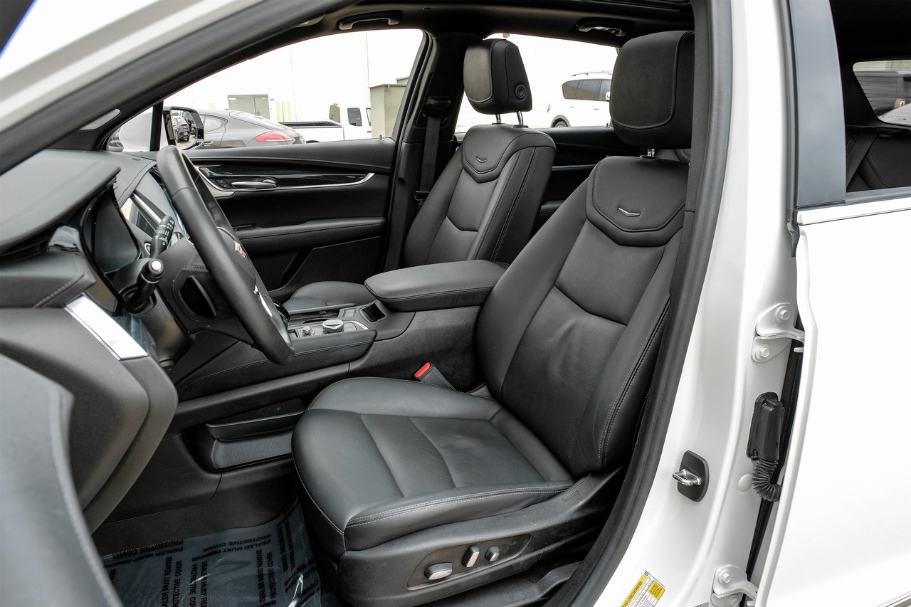 Cadillac XT5 Vehicle Main Gallery Image 04
