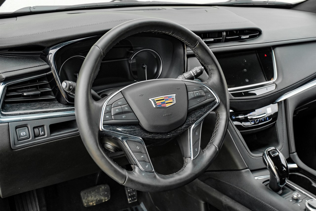 Cadillac XT5 Vehicle Main Gallery Image 15
