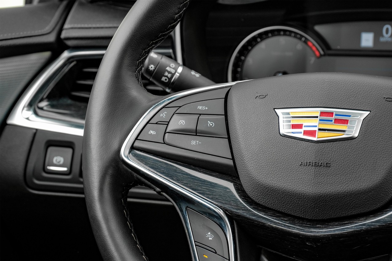 Cadillac XT5 Vehicle Main Gallery Image 17