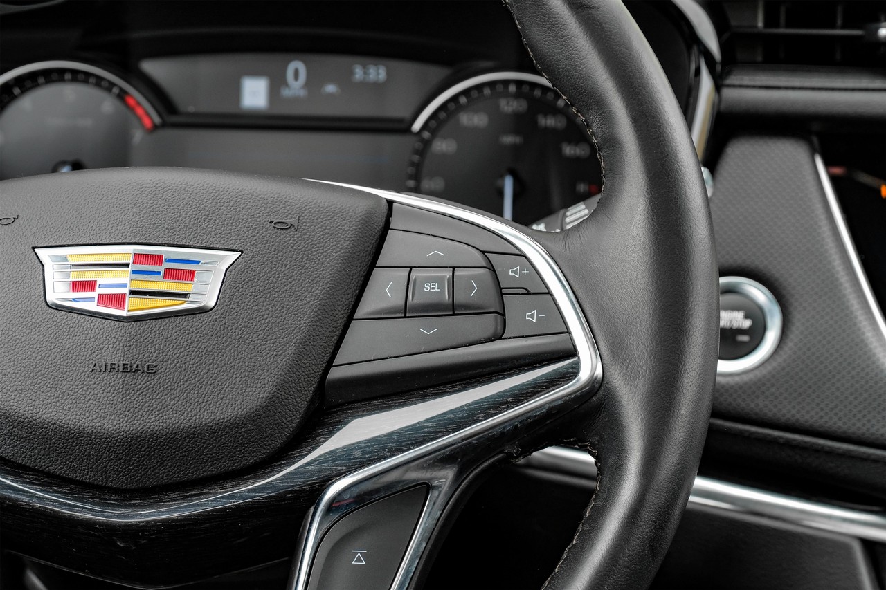 Cadillac XT5 Vehicle Main Gallery Image 18