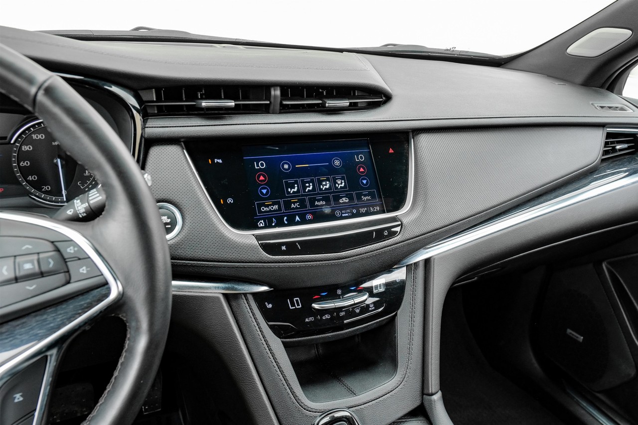 Cadillac XT5 Vehicle Main Gallery Image 25