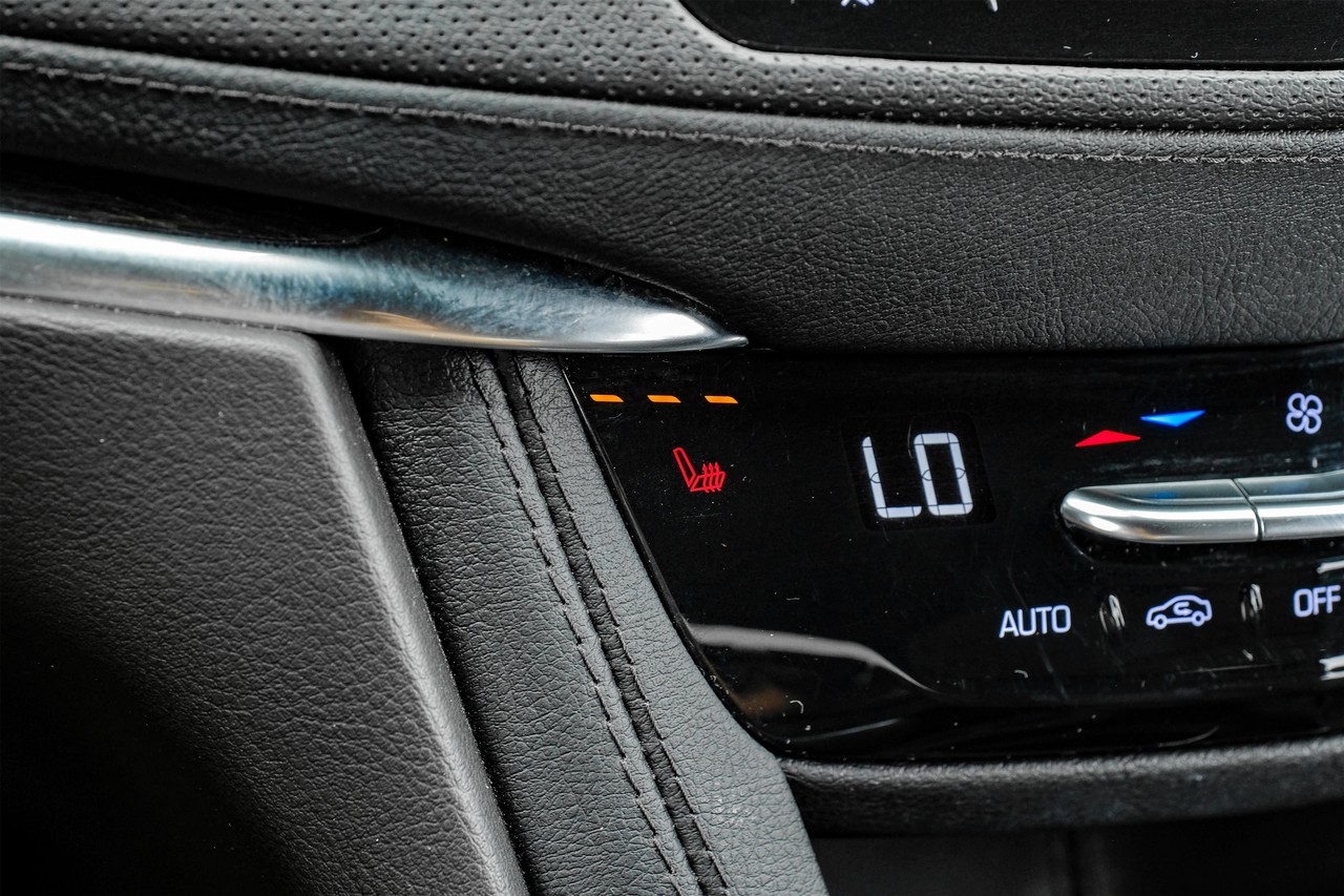 Cadillac XT5 Vehicle Main Gallery Image 26