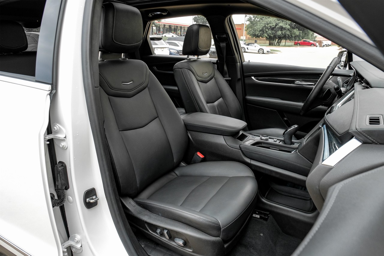Cadillac XT5 Vehicle Main Gallery Image 30