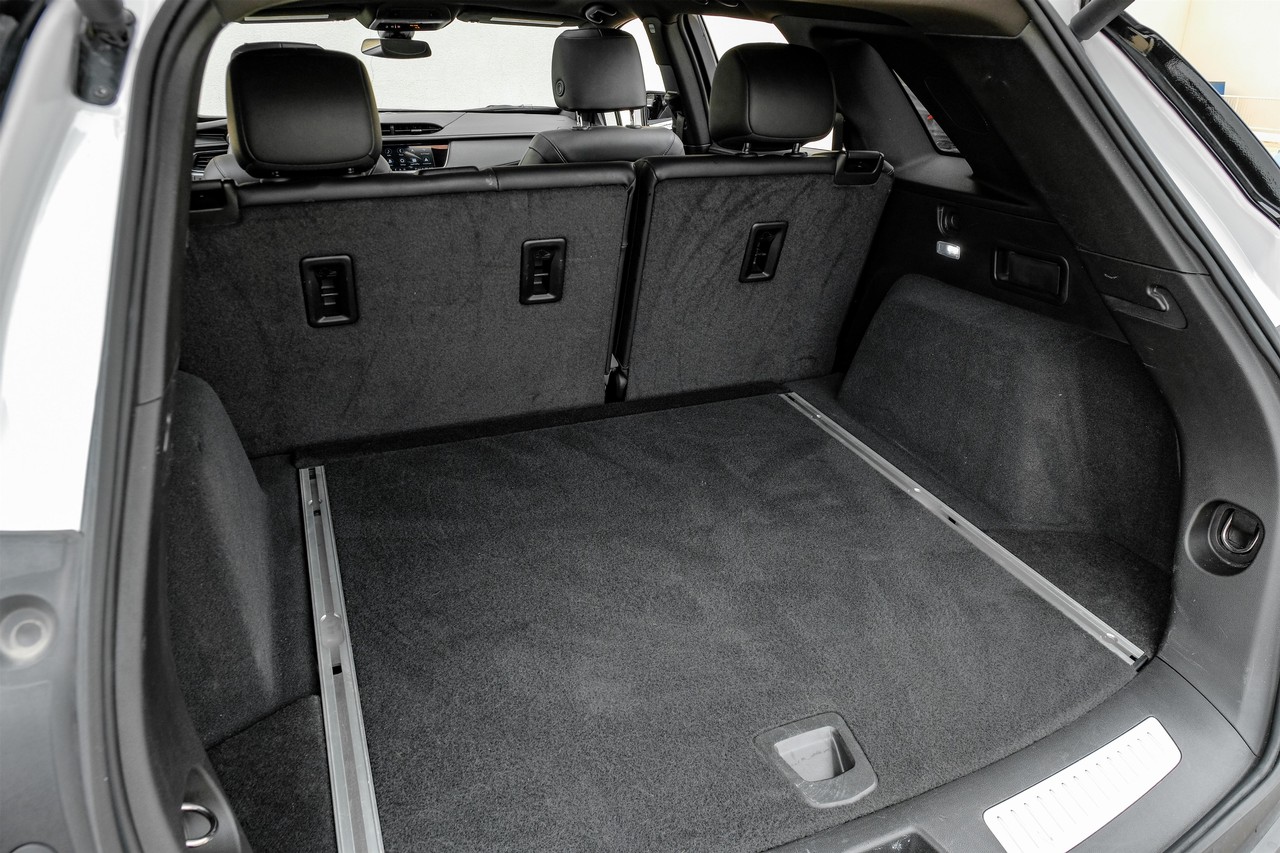 Cadillac XT5 Vehicle Main Gallery Image 45