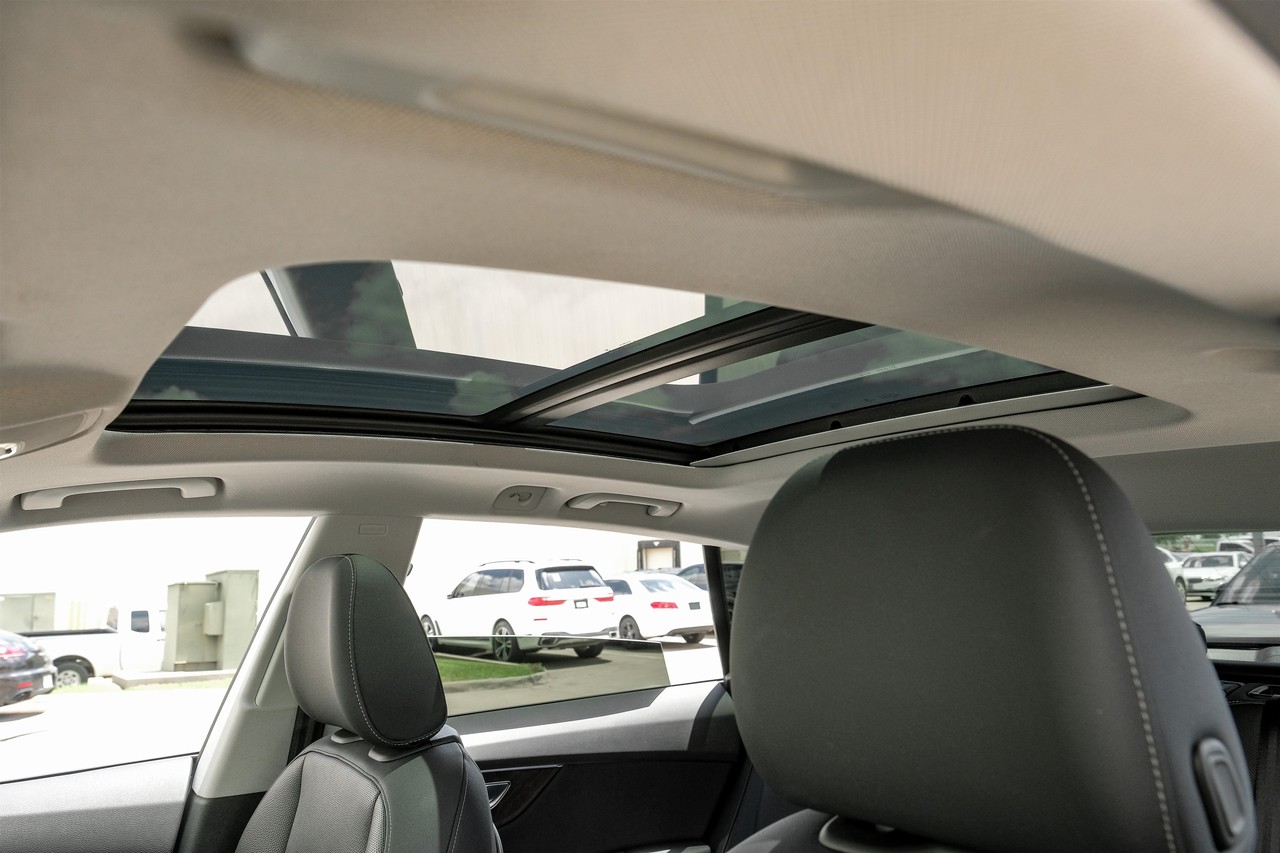 Audi Q8 Vehicle Main Gallery Image 05