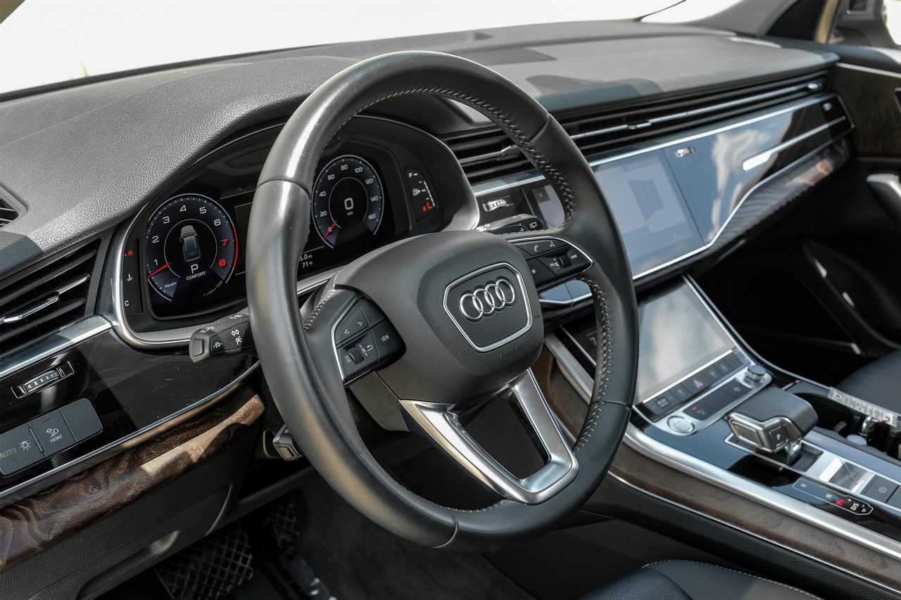 Audi Q8 Vehicle Main Gallery Image 16