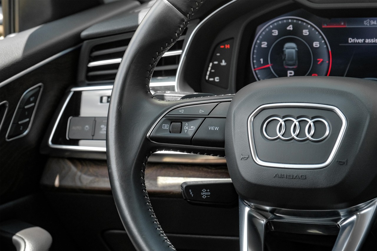 Audi Q8 Vehicle Main Gallery Image 17