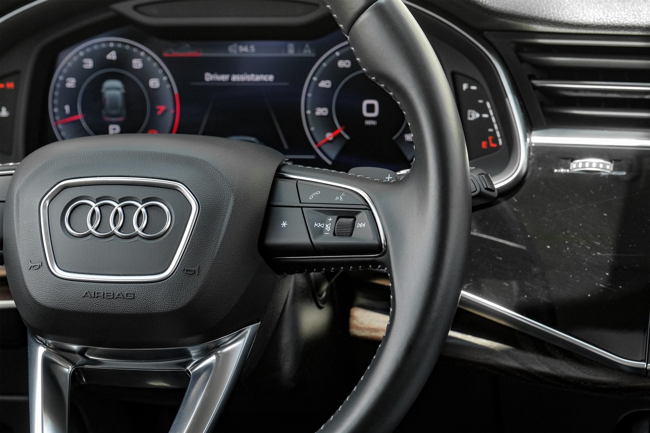 Audi Q8 Vehicle Main Gallery Image 18