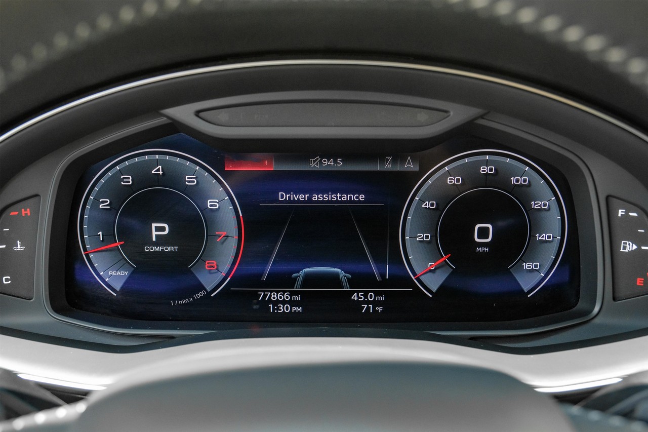 Audi Q8 Vehicle Main Gallery Image 19