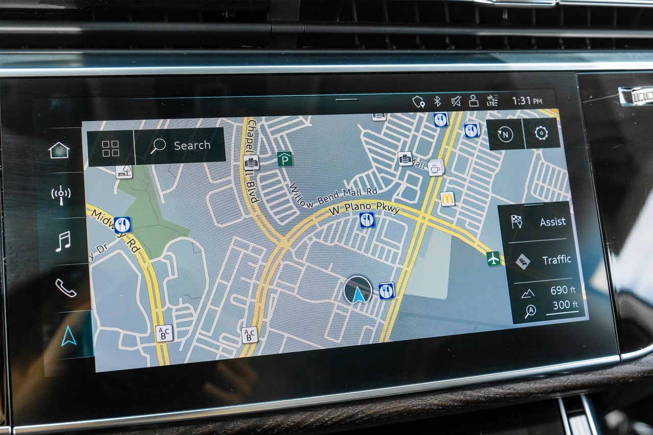 Audi Q8 Vehicle Main Gallery Image 22
