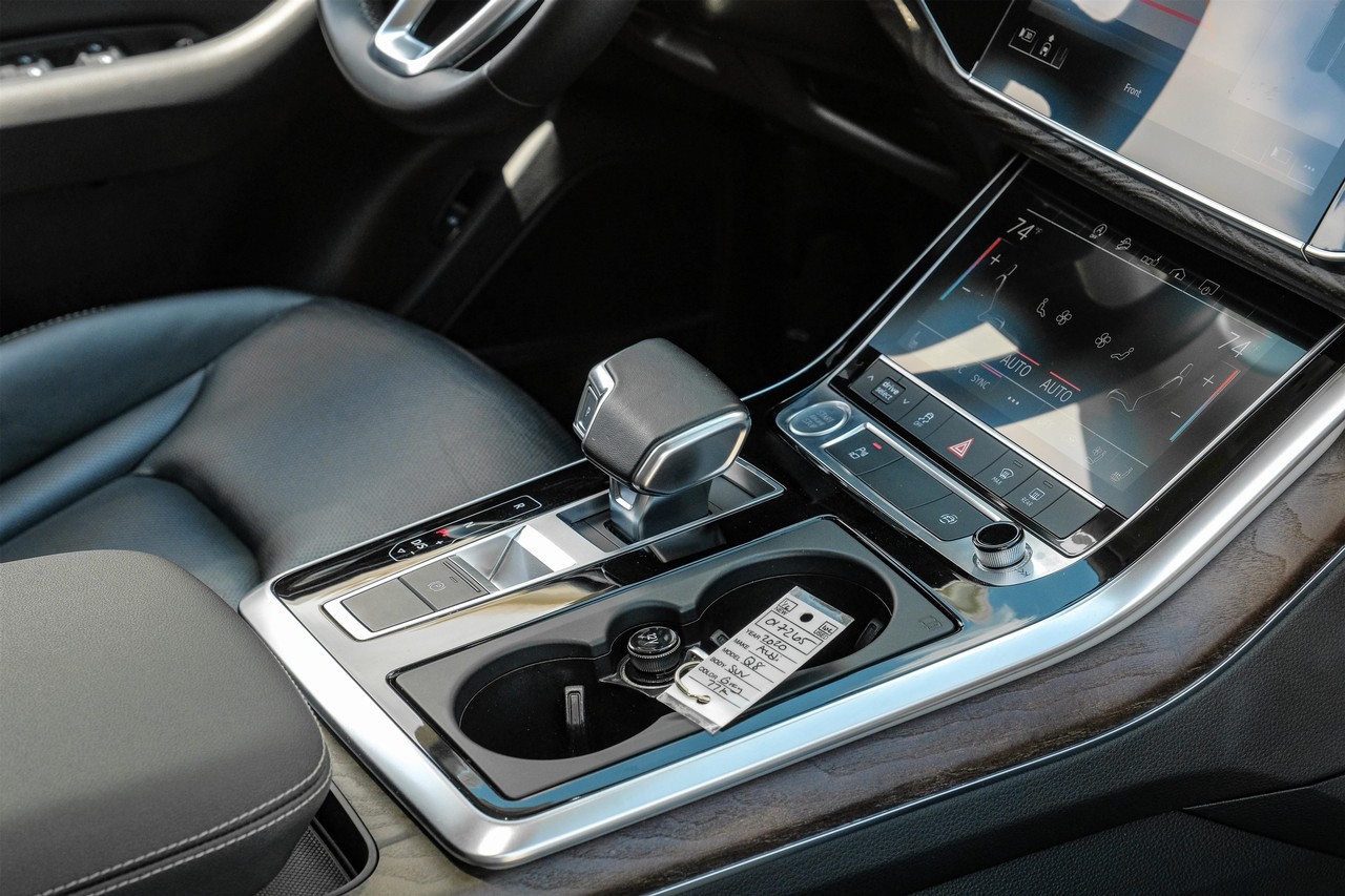 Audi Q8 Vehicle Main Gallery Image 24