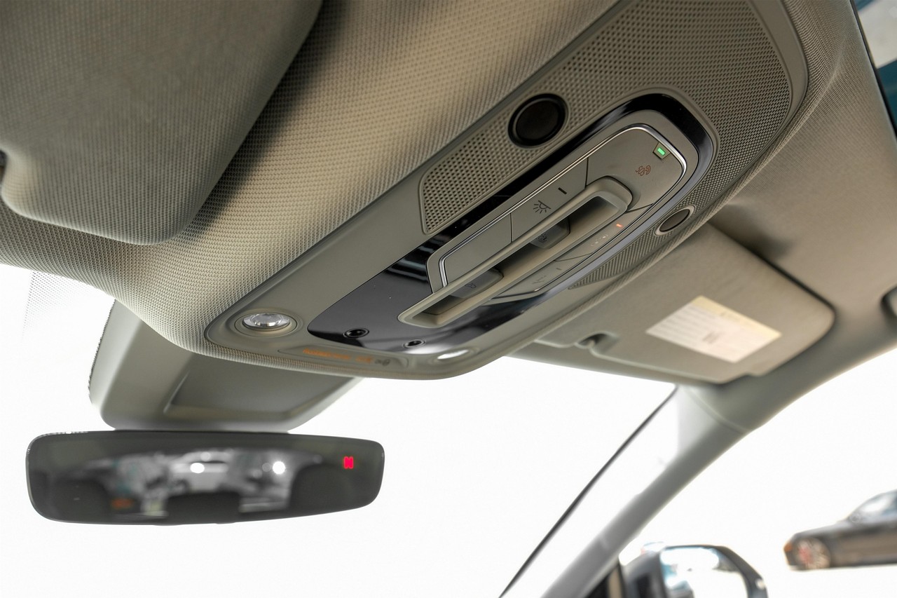 Audi Q8 Vehicle Main Gallery Image 28