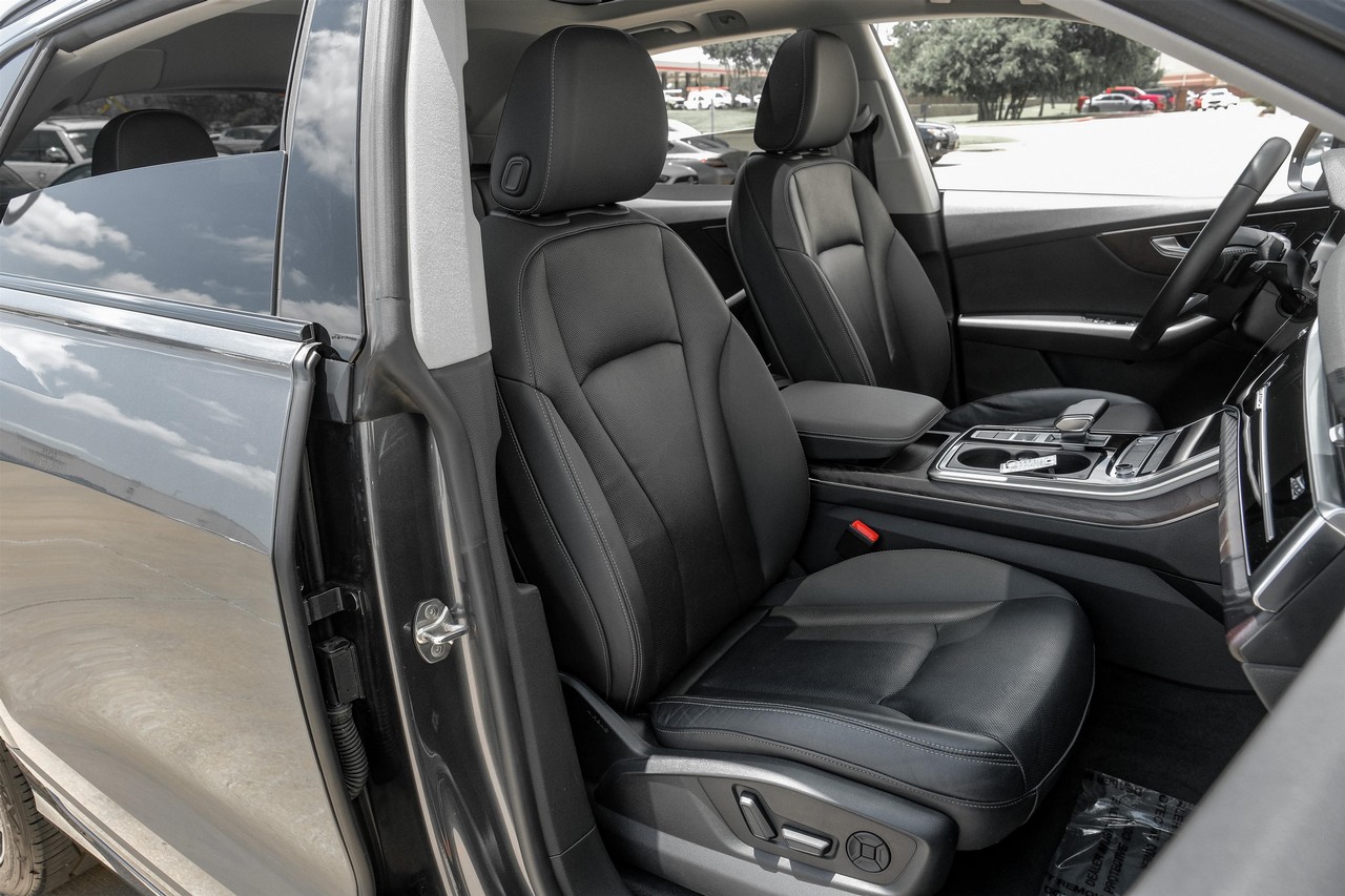 Audi Q8 Vehicle Main Gallery Image 33