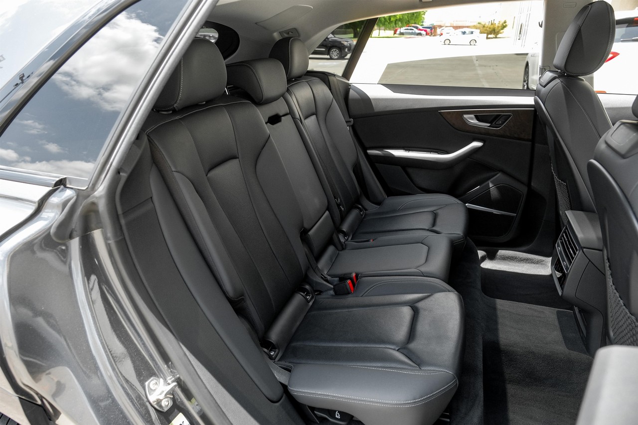 Audi Q8 Vehicle Main Gallery Image 34