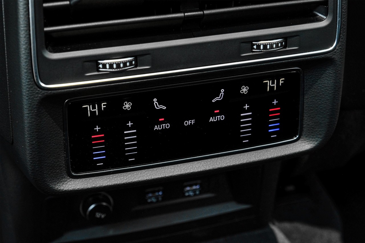 Audi Q8 Vehicle Main Gallery Image 36
