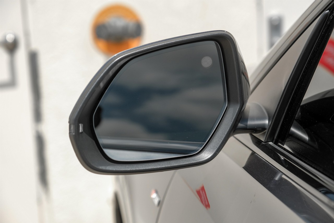 Audi Q8 Vehicle Main Gallery Image 40
