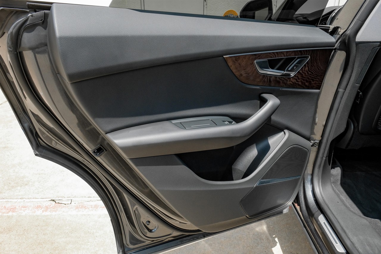 Audi Q8 Vehicle Main Gallery Image 45