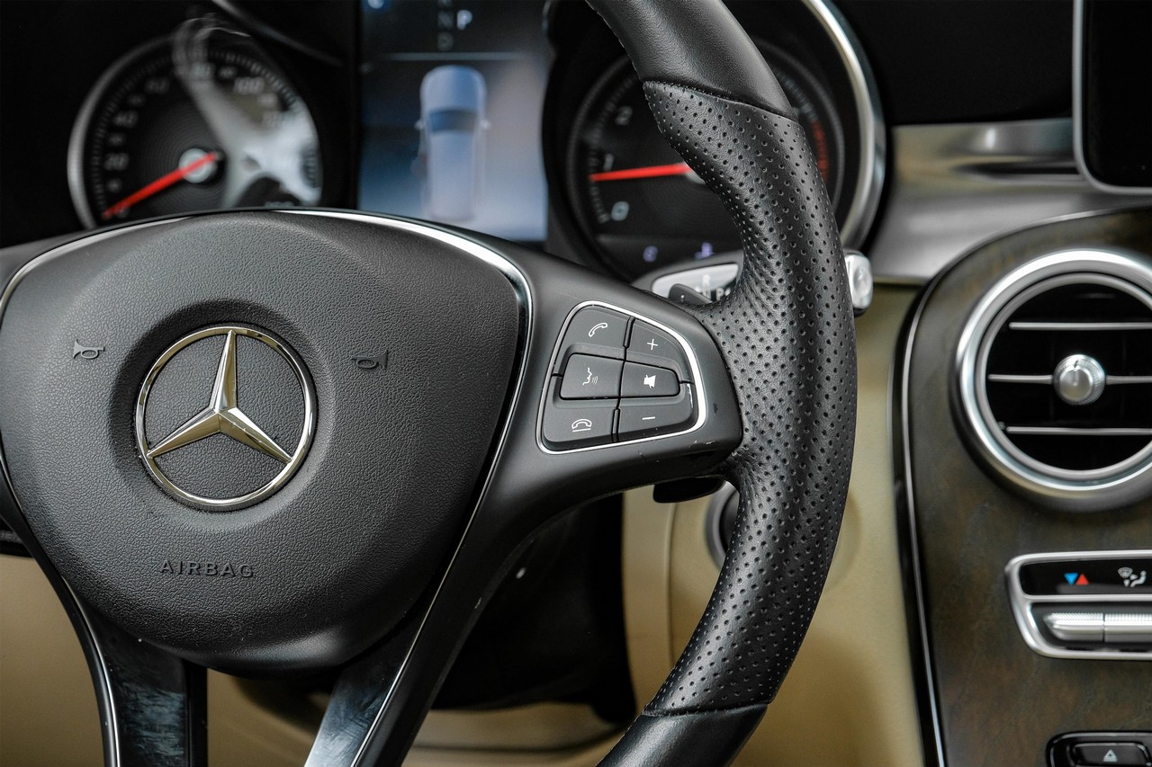 Mercedes-Benz GLC Vehicle Main Gallery Image 18