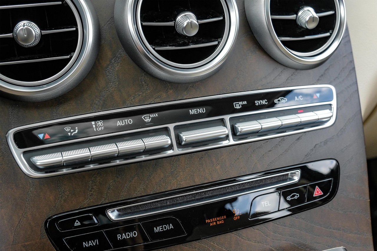 Mercedes-Benz GLC Vehicle Main Gallery Image 25