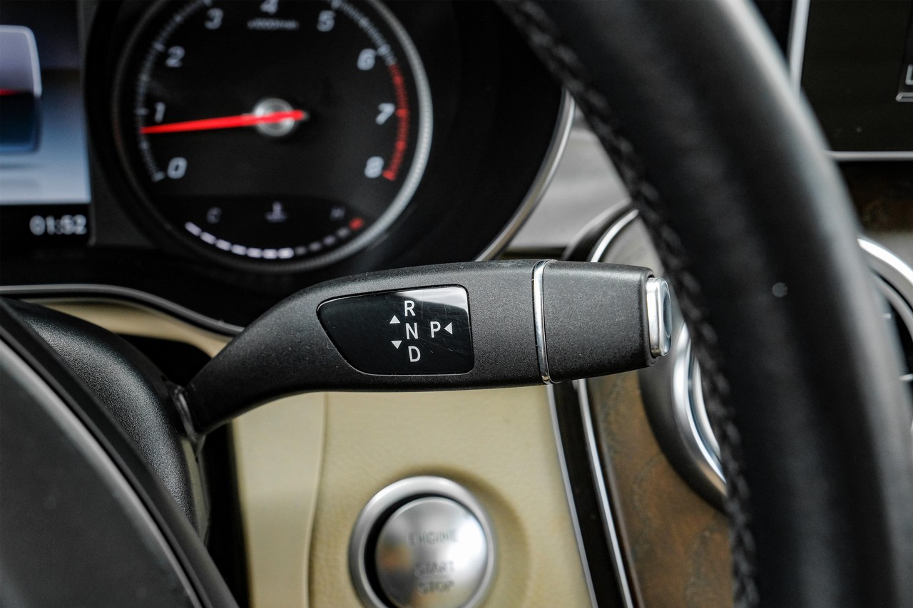 Mercedes-Benz GLC Vehicle Main Gallery Image 26