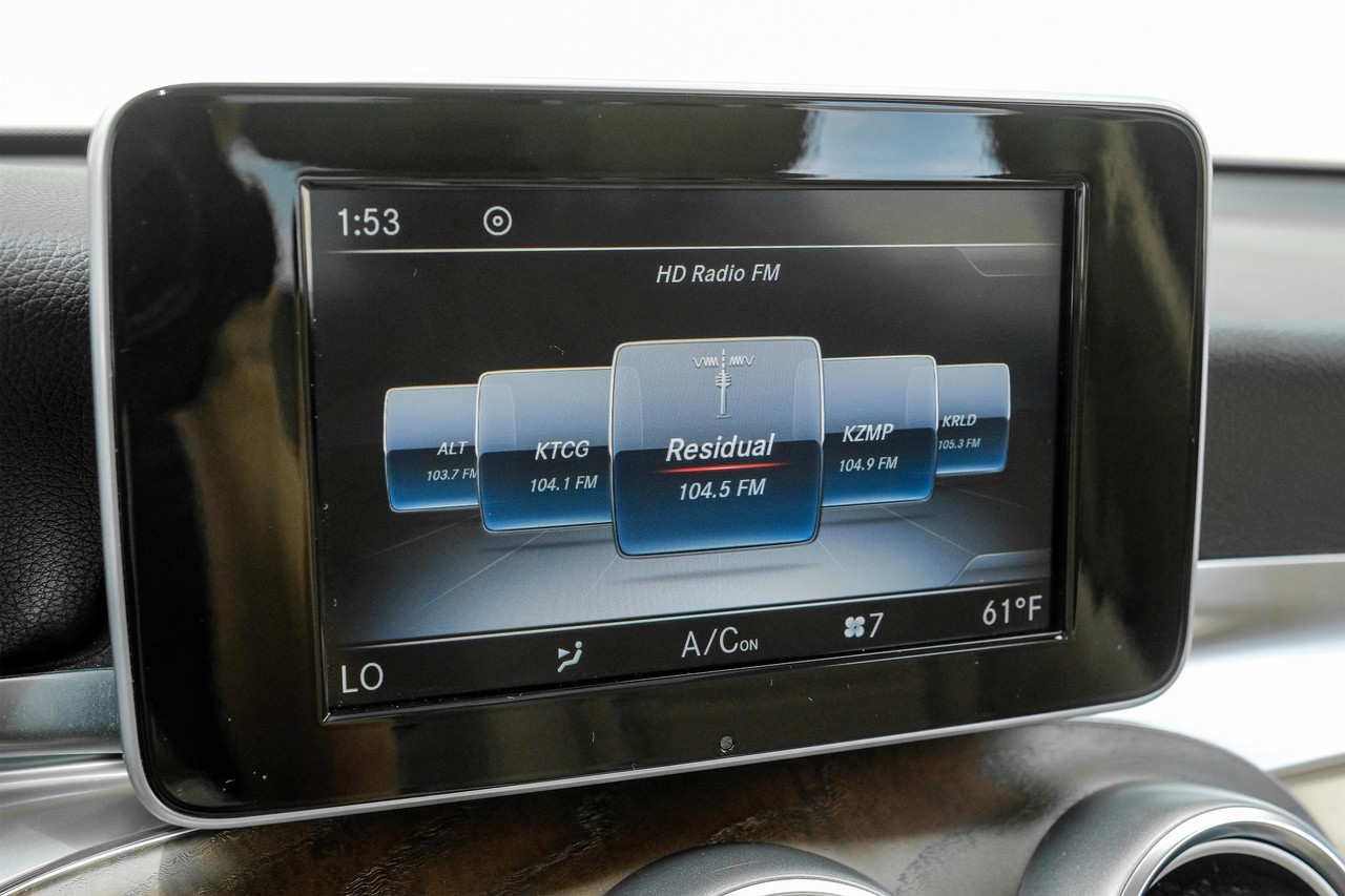 Mercedes-Benz GLC Vehicle Main Gallery Image 29