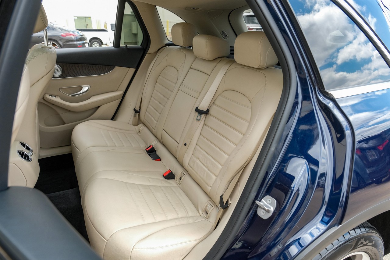 Mercedes-Benz GLC Vehicle Main Gallery Image 35