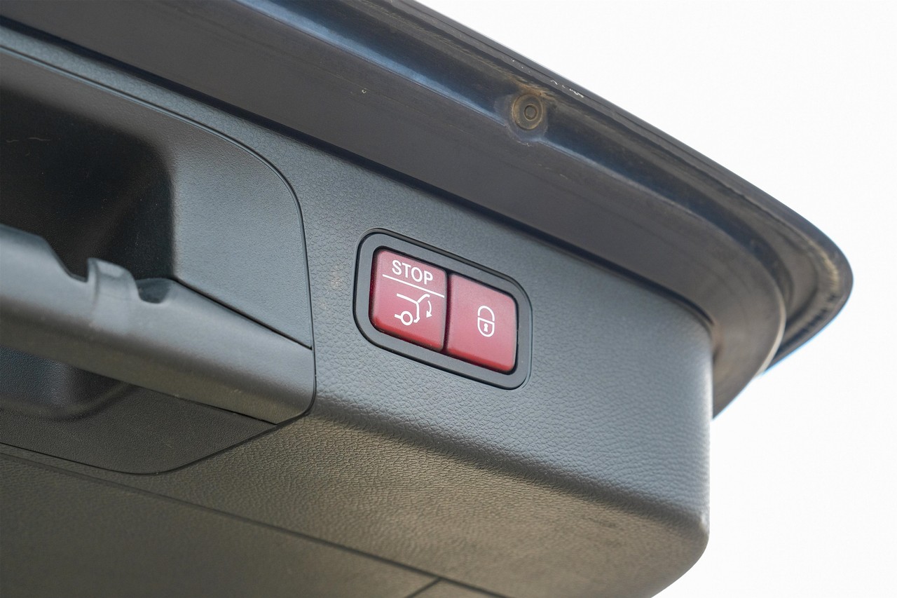 Mercedes-Benz GLC Vehicle Main Gallery Image 49