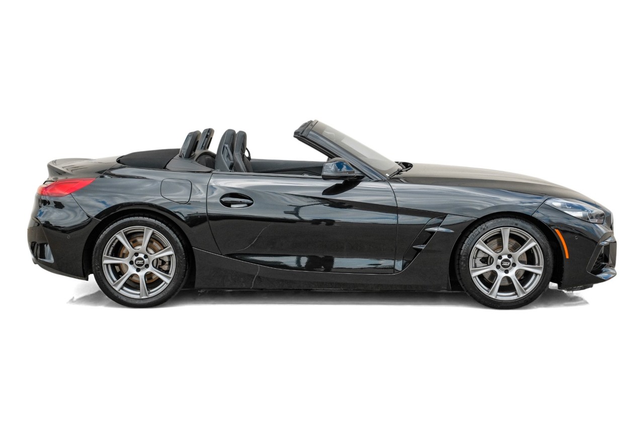 BMW Z4 Vehicle Main Gallery Image 10