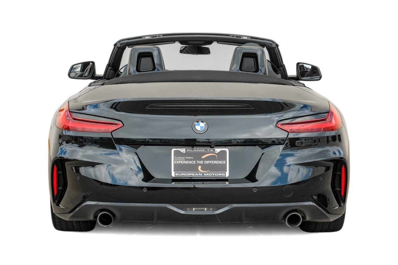 BMW Z4 Vehicle Main Gallery Image 14