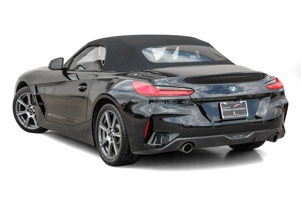 BMW Z4 Vehicle Main Gallery Image 17