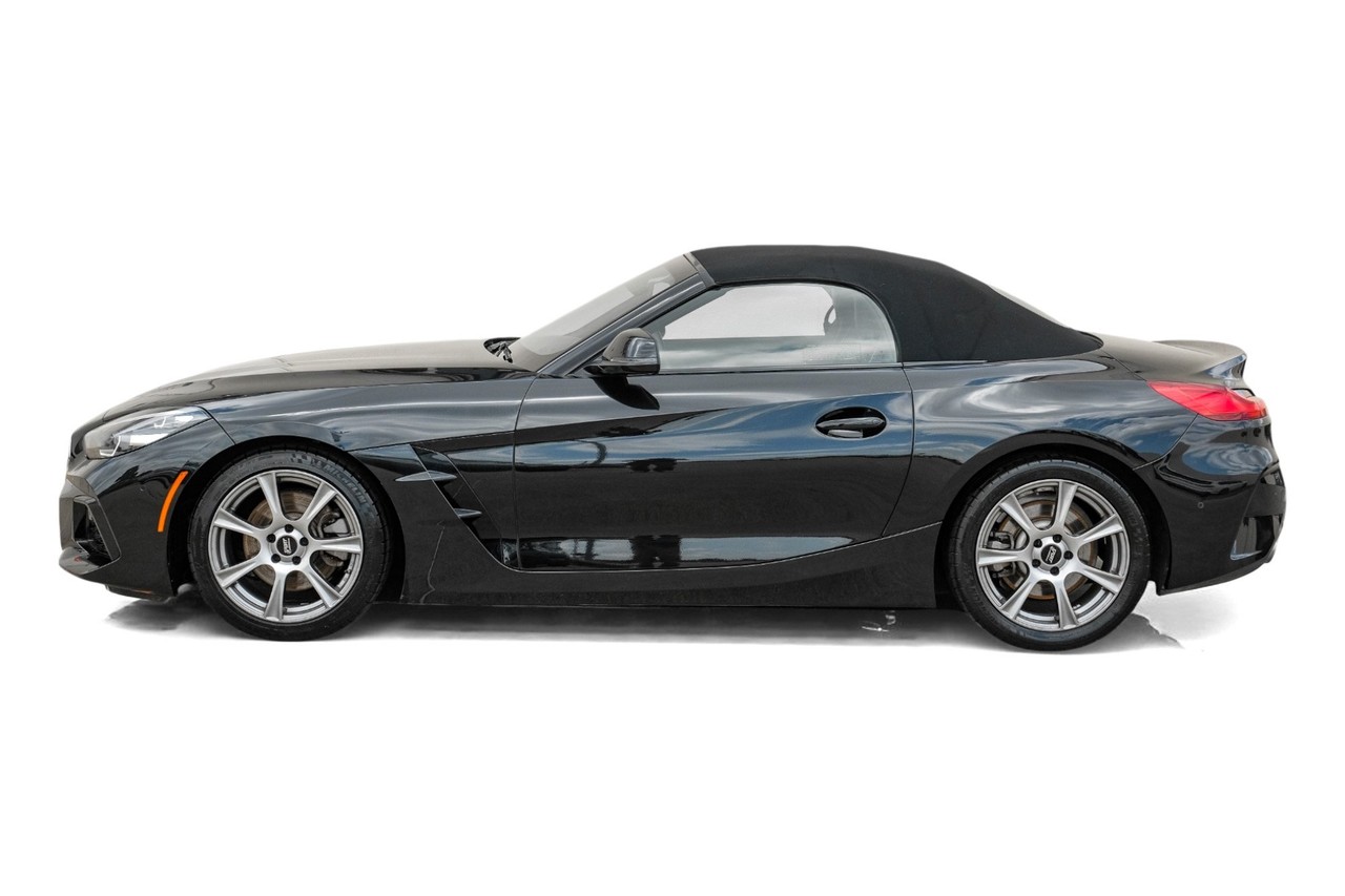 BMW Z4 Vehicle Main Gallery Image 19