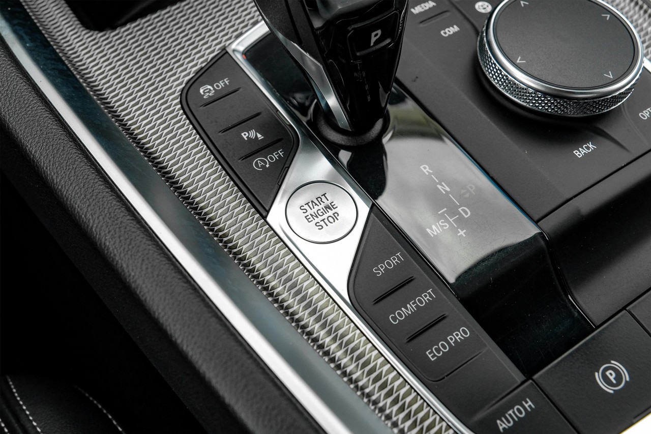 BMW Z4 Vehicle Main Gallery Image 25