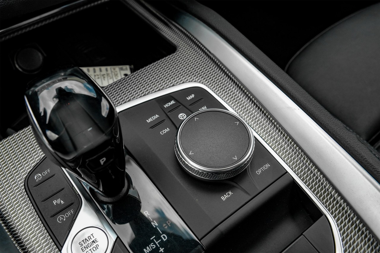 BMW Z4 Vehicle Main Gallery Image 30