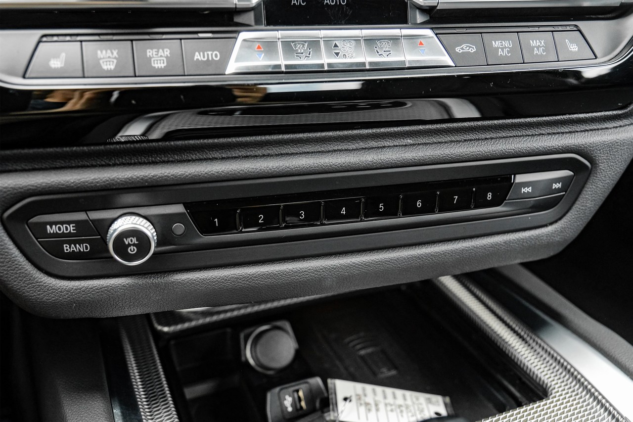 BMW Z4 Vehicle Main Gallery Image 32