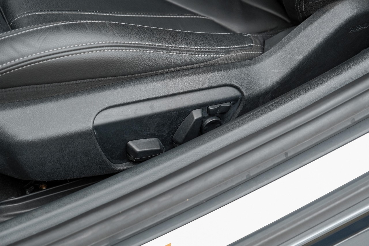 BMW Z4 Vehicle Main Gallery Image 38