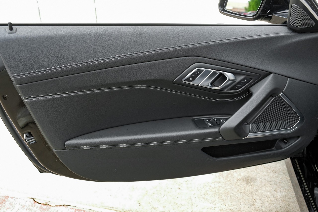 BMW Z4 Vehicle Main Gallery Image 42