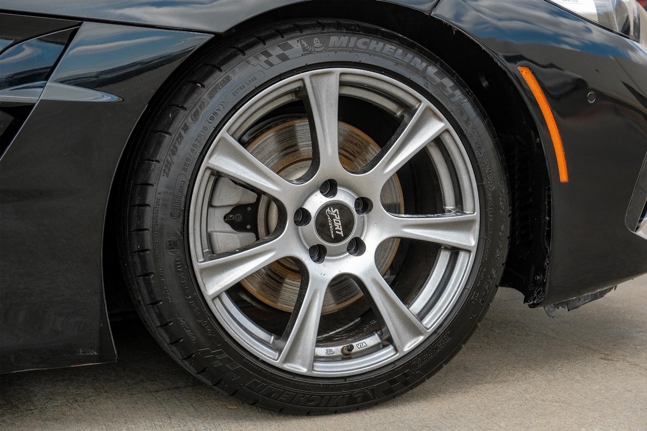 BMW Z4 Vehicle Main Gallery Image 53